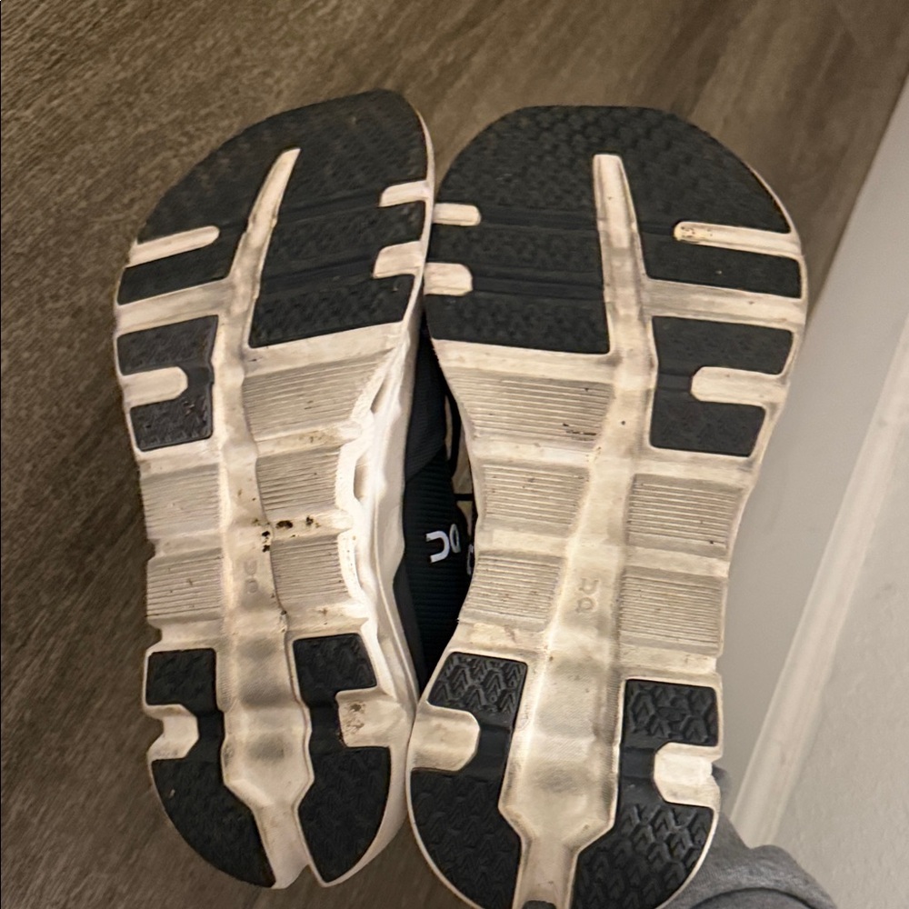 On Cloud CloudRunner Black Gray Running Shoes - image 3